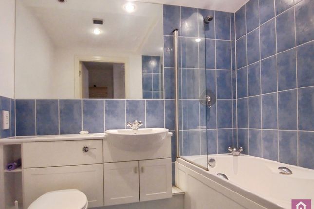 412, W3, Southern Gateway photo 5