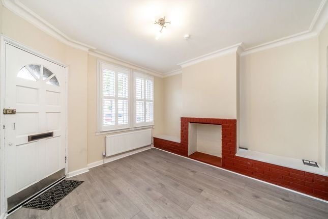 207, Cowick Road, London photo 4