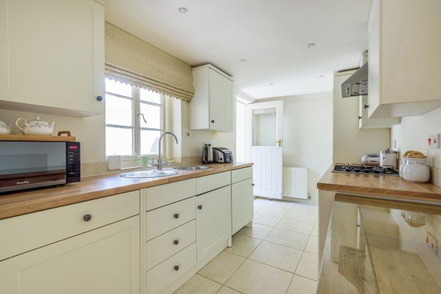 Cottage to rent in Kings Saltern Road, Lymington