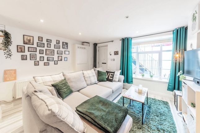 25,Basement Flat, George Street, Tunbridge Wells photo 4