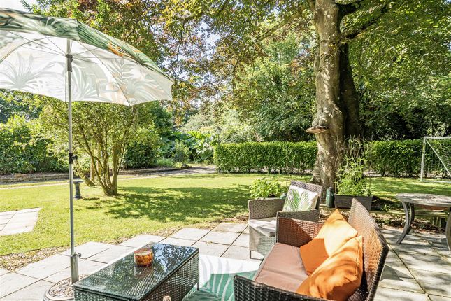 Harefield, Crellow Gardens, Truro photo 4