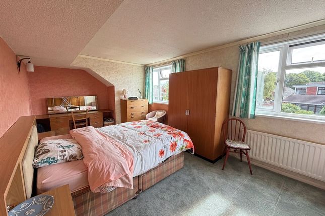 5 Astley Close, Warrington photo 4