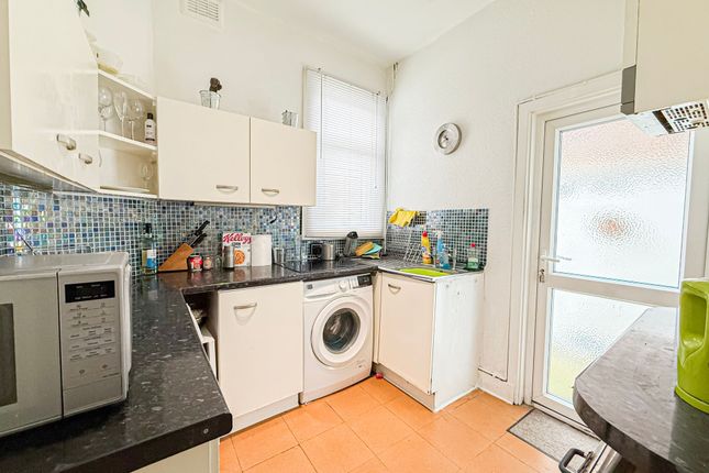 15 Gladeville Road, Liverpool photo 2