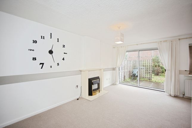 8, Green Acres, West Midlands photo 2