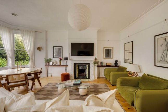 Sitting/Dining Room