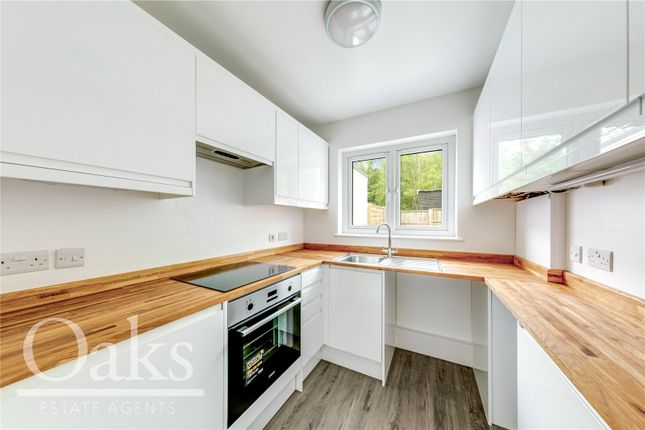 83A, Woodside Road, London photo 4
