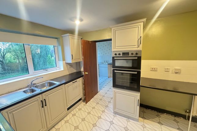 10, The Dene, Blackburn photo 5