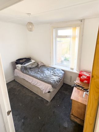 2, Storey Crescent, Newbiggin by the sea photo 3
