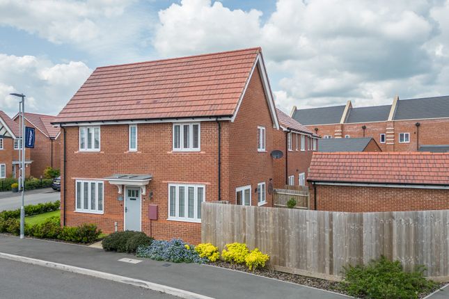 Thumbnail Detached house for sale in Turtle Dove Close, Hinckley, Warwickshire