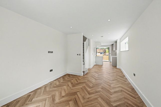 24a, Coombe Gardens, Berkhamsted photo 4