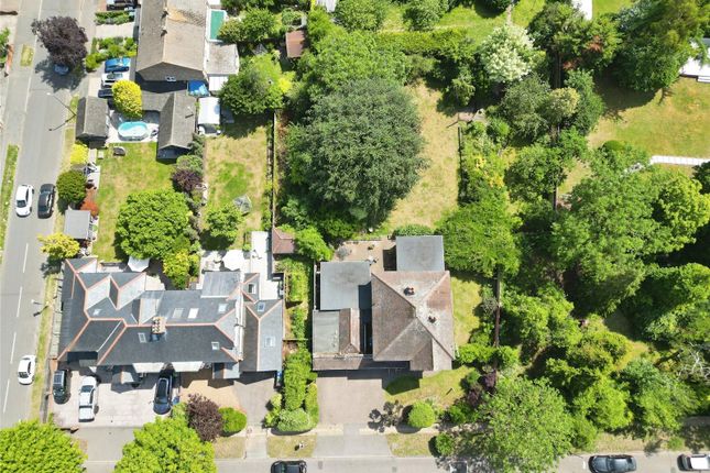 8, Bradleigh Avenue, Essex photo 4