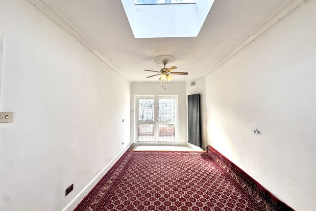 32, Grosvenor Road, Southall photo 2