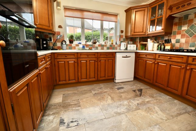 36, Manor Rise, Lincoln photo 4
