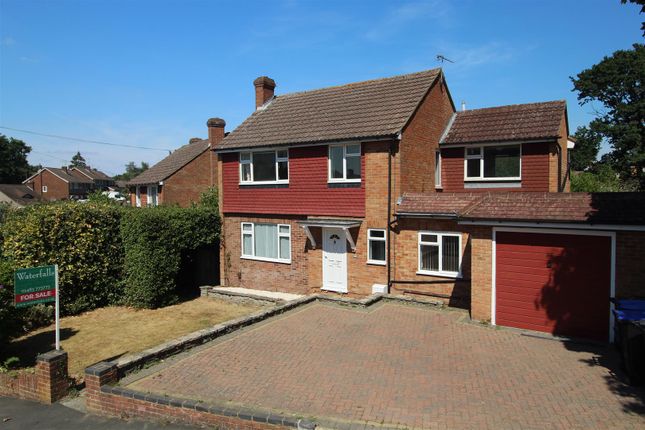 Thumbnail Detached house to rent in Gorsewood Road, Woking