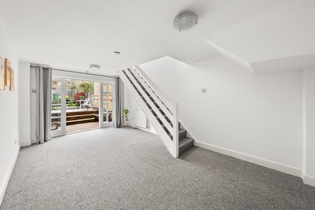 8b, Springfield Road, Greater London photo 3