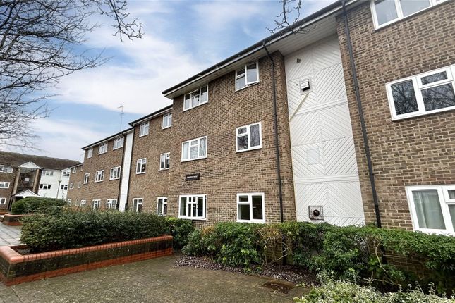 Flat for sale in Muirfield House, St. Andrews, Bracknell, Berkshire