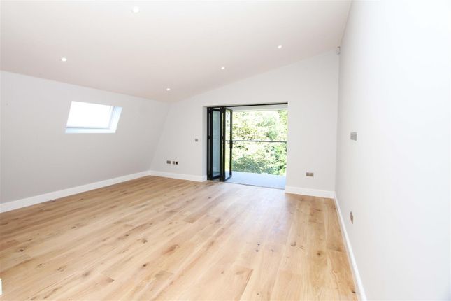 Flat 8, 88, Long Lane, Ickenham photo 3