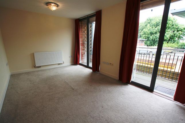 32, Basin Road, Worcester photo 2