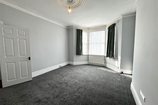 50a, Inverness Avenue, Westcliff-On-Sea photo 2