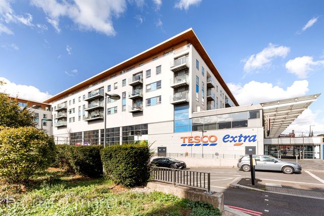 Flat 137, Derry Court, 386, Streatham High Road, London photo 4