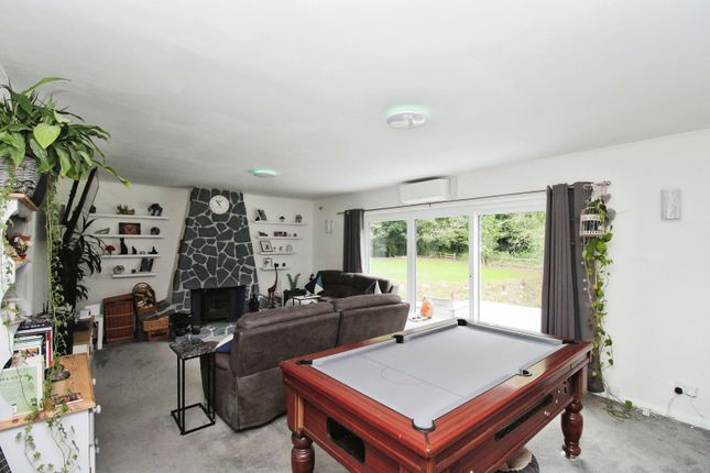 Burstow Bridge Cottage, Church Lane, Horley photo 4