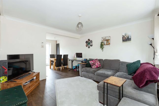 7, Canberra Road, Worthing photo 3