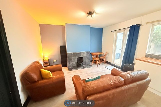 Shared Lounge/Diner Area