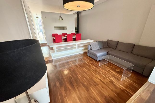 Apt 106, Altrincham photo 5