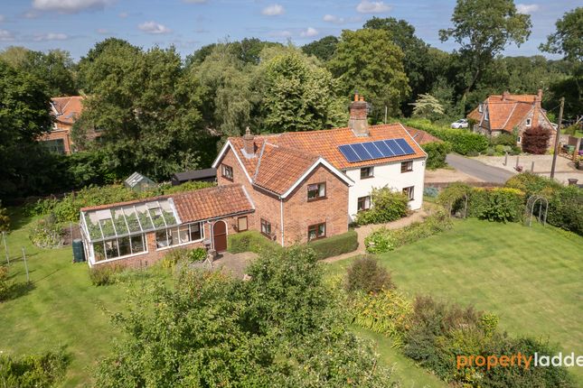 Thumbnail Cottage for sale in Grange Road, Hainford, Norwich