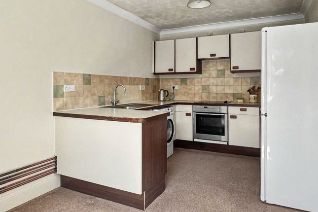 Flat 1 Greenhills,, Greenhill Road, Surrey photo 4