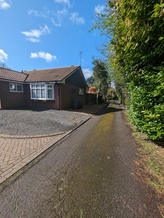 Bungalow to rent in Mount Road, Tettenhall Wood, Wolverhampton