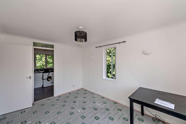 14, New Garden Drive, West Drayton photo 4
