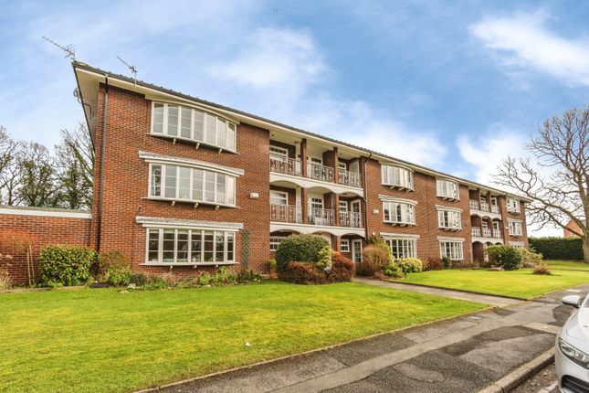 Flat 11,, Lynton Court, Alderley Edge photo 2