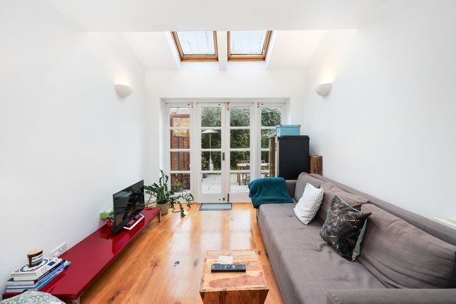 Thumbnail Flat for sale in Delaford Street, Fulham