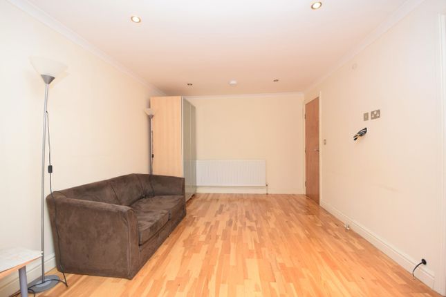 Flat to rent in Leamington Crescent, Harrow, Greater London