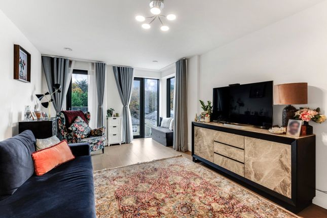 2-bed flat on Flat 20, Rossetti Court, 407, Archway Road, London, £775,000