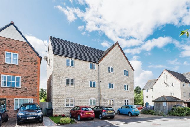 Flat for sale in Thornley Close, Abingdon