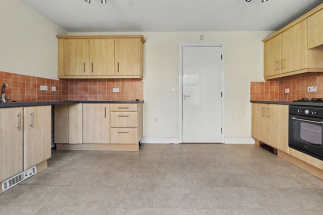 3, The Rowick, Wakefield photo 4
