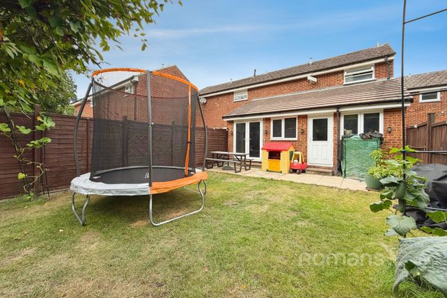 33, Blackstone Close, Hampshire photo 3