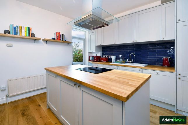 Flat for sale in Dale Grove, North Finchley