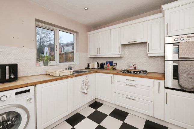 16, Windmill View, Nottingham photo 4