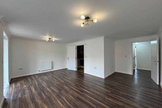 Creswell House, Wembley photo 2