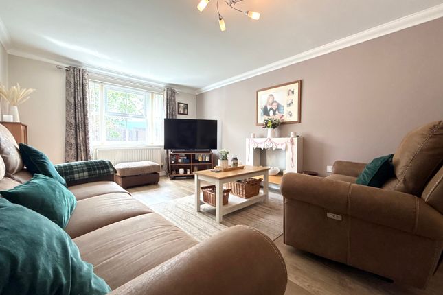 29 Glas Y Gors, Aberdare photo 3