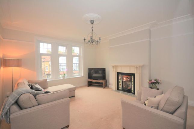 Flat to rent in Spring Grove, Harrogate, North Yorkshire