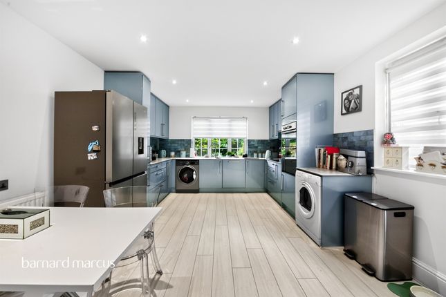 10, Parkside, London photo 2