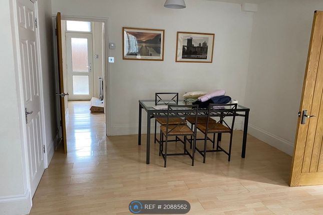 Terraced house to rent in Chevington, London
