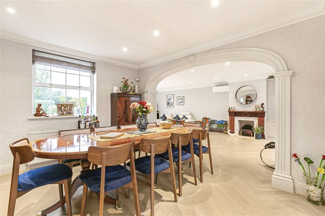The Coach House, 46A, Totteridge Common, London photo 3