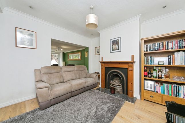 4, Cynfran Road, Colwyn Bay photo 3
