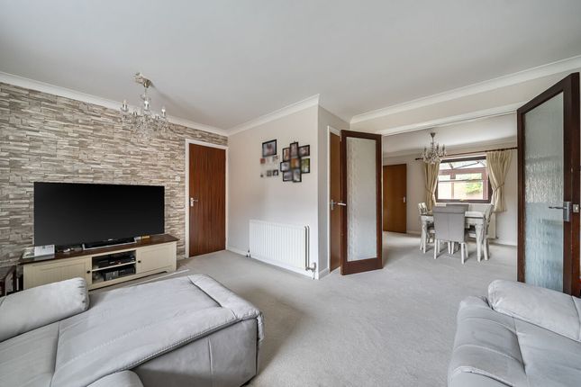4, Maywater Close, South Croydon photo 2