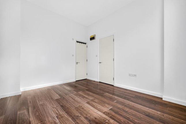 Flat 2, 48, Perham Road, London photo 5